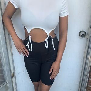 ✨pick 2 for 25✨ Fashion Nova Black & White Romper